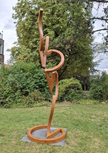 Sonja Edle von Hoeßle, TWIST, 2025, Cortenstahl, Höhe 395 cm, Preis auf Anfrage, Ansicht 2, Galerie Cyprian Brenner