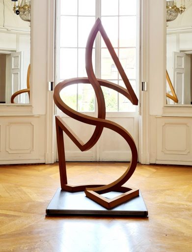 Sonja Edle von Hoeßle,  ZILODY, 2022, Cortenstahl, 200 cm x 100 cm x 115 cm, Preis auf Anfrage, Galerie Cyprian Brenner