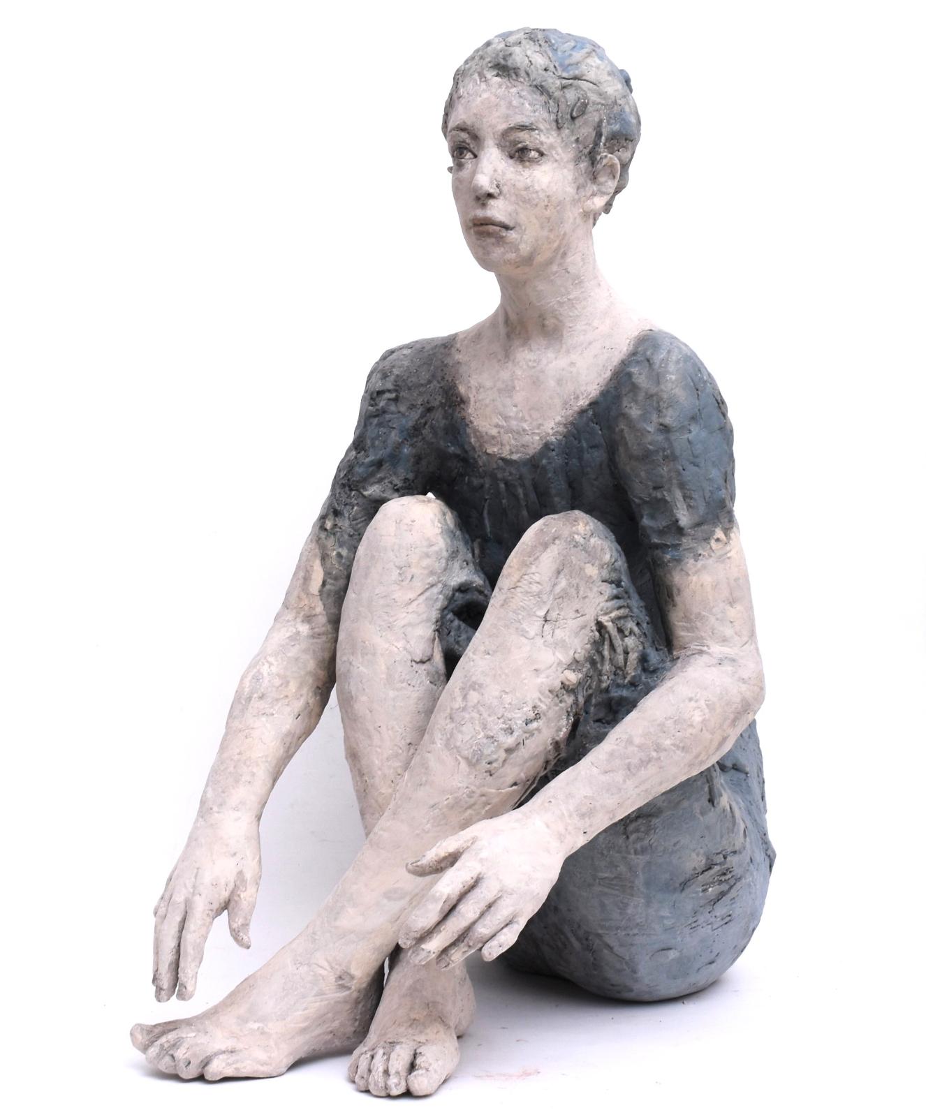 Silvia Siemes, Große Sitzende, Terrakotta, gebrannt, Höhe 73cm, Preis auf Anfrage, SüdWestGalerie