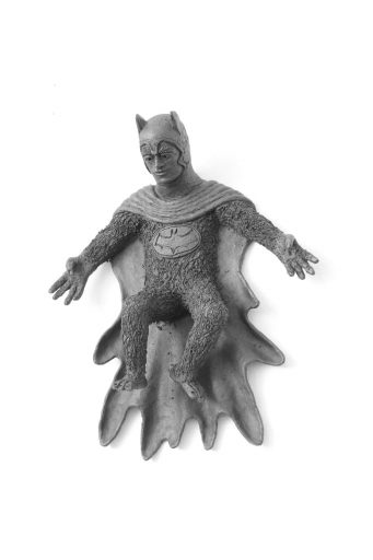 Jan Thomas, Batman II , 2022 , Keramik, ca. 40 cm x 30 cm x 12 cm, verkauft!, Galerie Cyprian Brenner