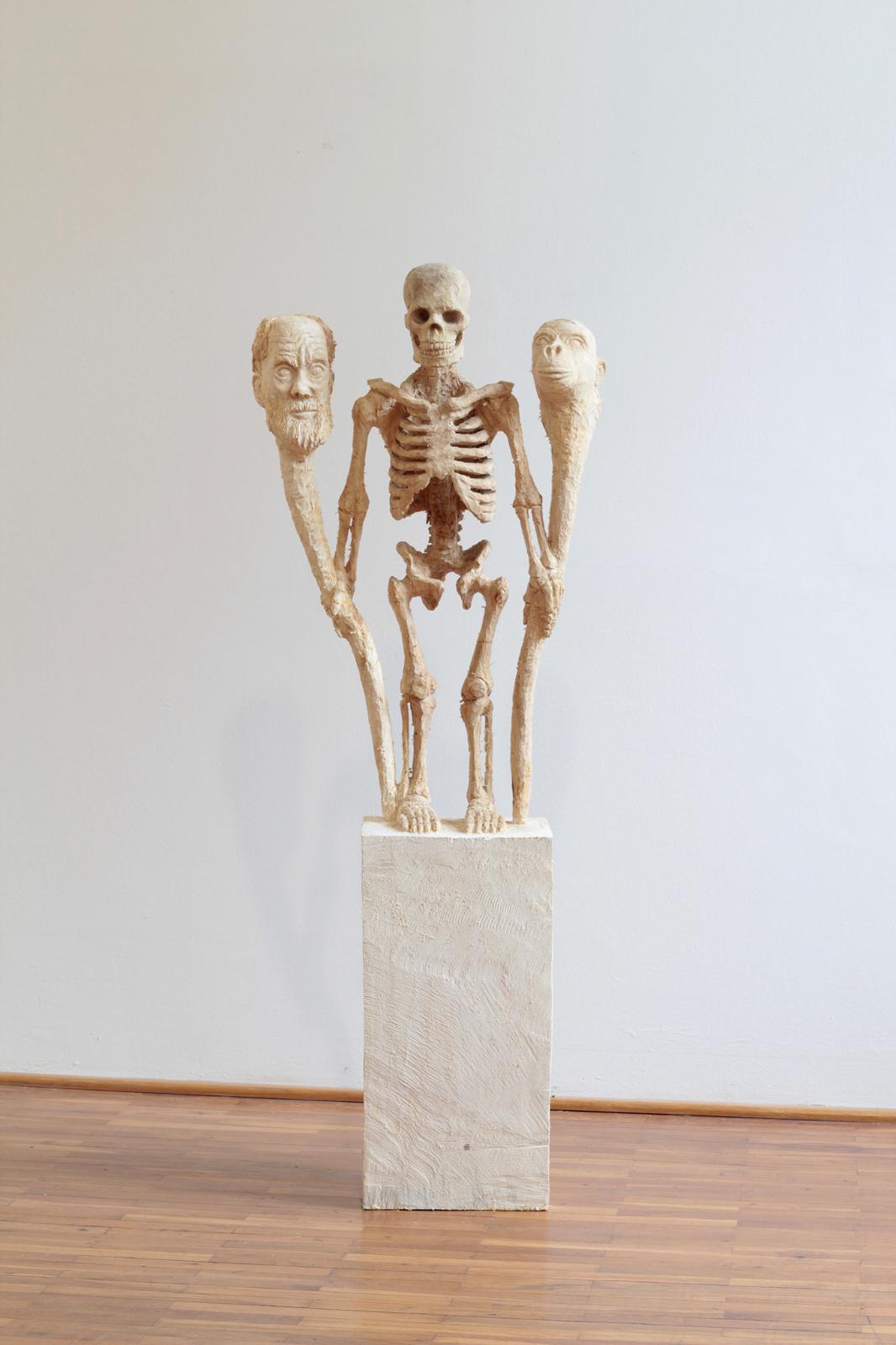 Jan Thomas, Origin theories, 2019, Pappelholz, Lasur, Höhe: 158 cm, Preis auf Anfrage, thj014kü