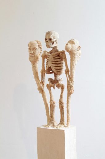 Jan Thomas, Origin theories (Detail), 2019, Pappelholz, Lasur, Höhe: 158 cm, Preis auf Anfrage, thj014kü
