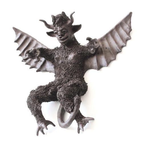 Jan Thomas, Quälgeist, 2022, Keramik, 38 cm x 38 cm x 12 cm, Preis auf Anfrage, Galerie Cyprian Brenner