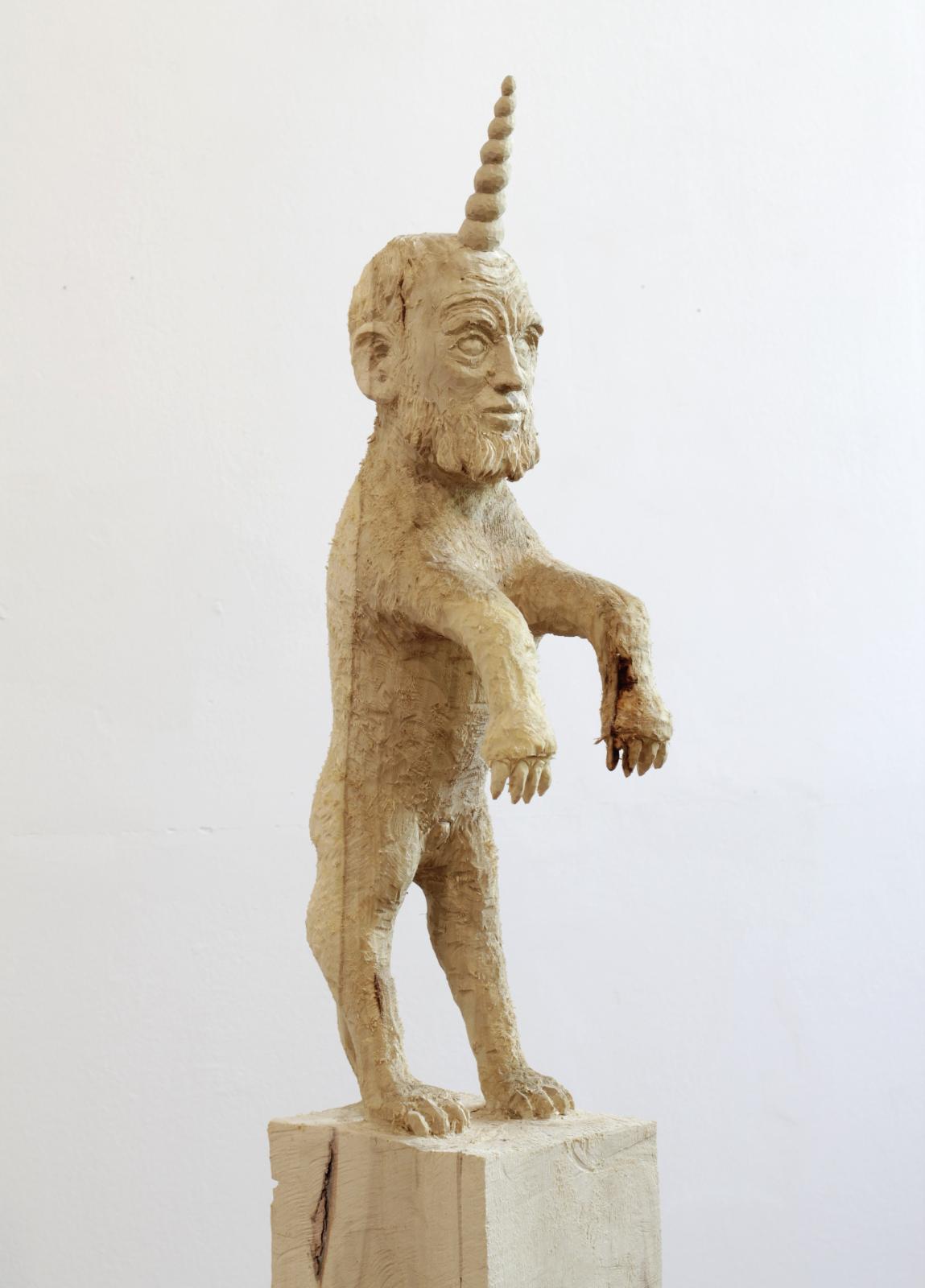 Jan Thomas, The Head, 2025, Pappelholz, 167 cm x 18 cm x 31 cm, Preis auf Anfrage, Galerie Cyprian Brenner