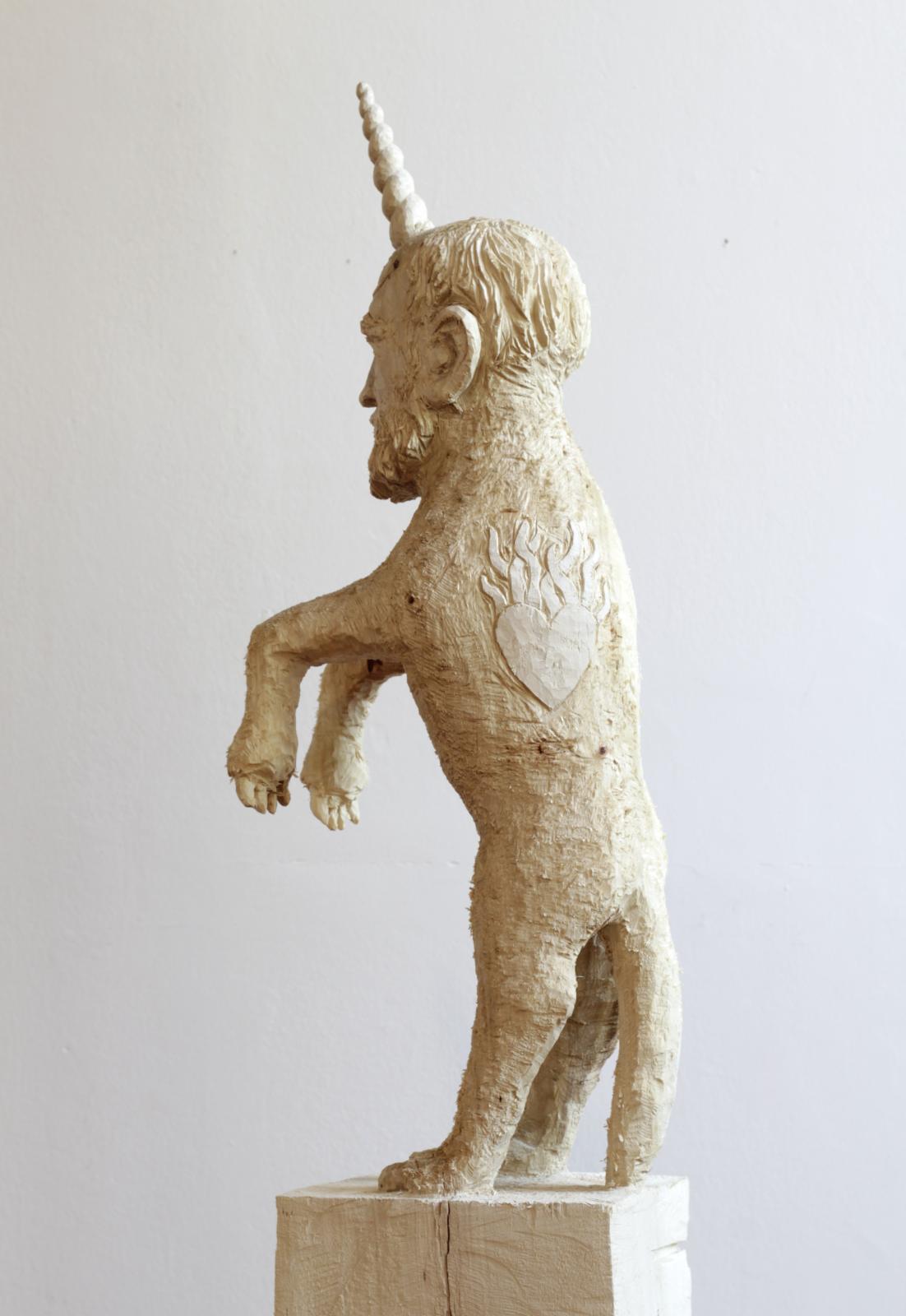 Jan Thomas, The Head, 2025, Pappelholz, 167 cm x 18 cm x 31 cm, Preis auf Anfrage, Galerie Cyprian Brenner, Rückenansicht