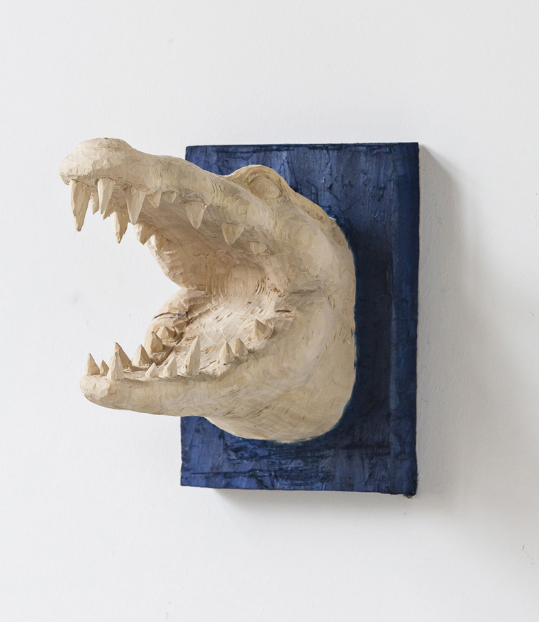 Jan Thomas, Trophäen (Krokodil), 2013-2018, Pappelholz, Beize, Höhe: 25-40 cm, Preis auf Anfrage, thj018kü