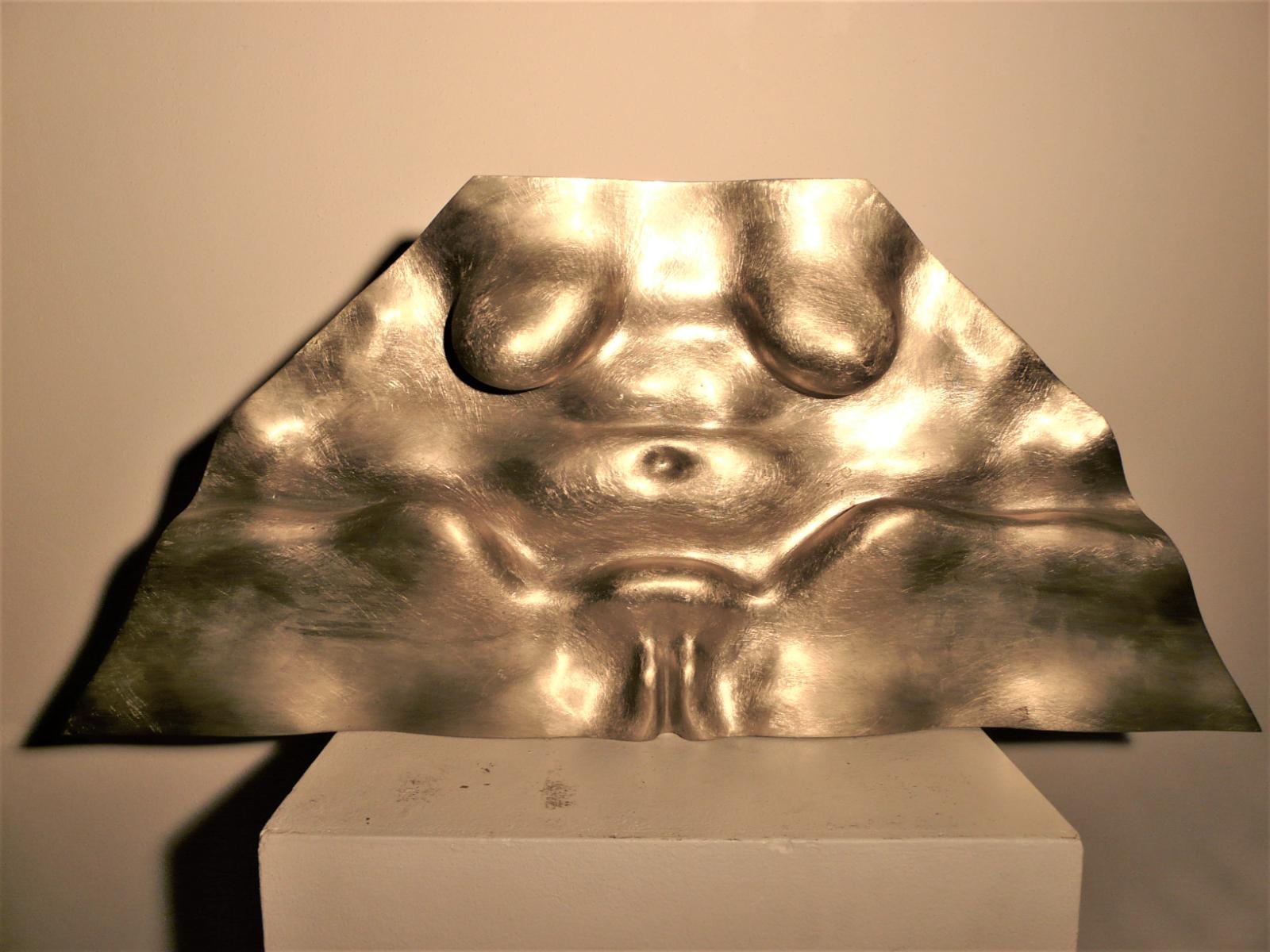 Wilhelm Loth, Junge Hexe, Relief 25-79, 1979, Neusilber, 39 cm x 86,3 cm x 8 cm, Preis auf Anfrage, SüdWestGalerie