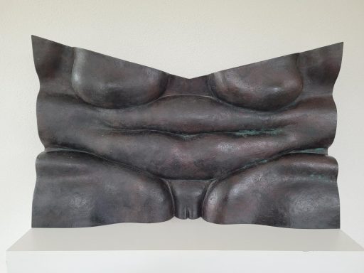 Wilhelm Loth, Torso aus konvexen Formen, 1984, Bronze, 50 cm x 82 cm x 15,5 cm, Ansicht 1, Preis auf Anfrage, SüdWestGalerie