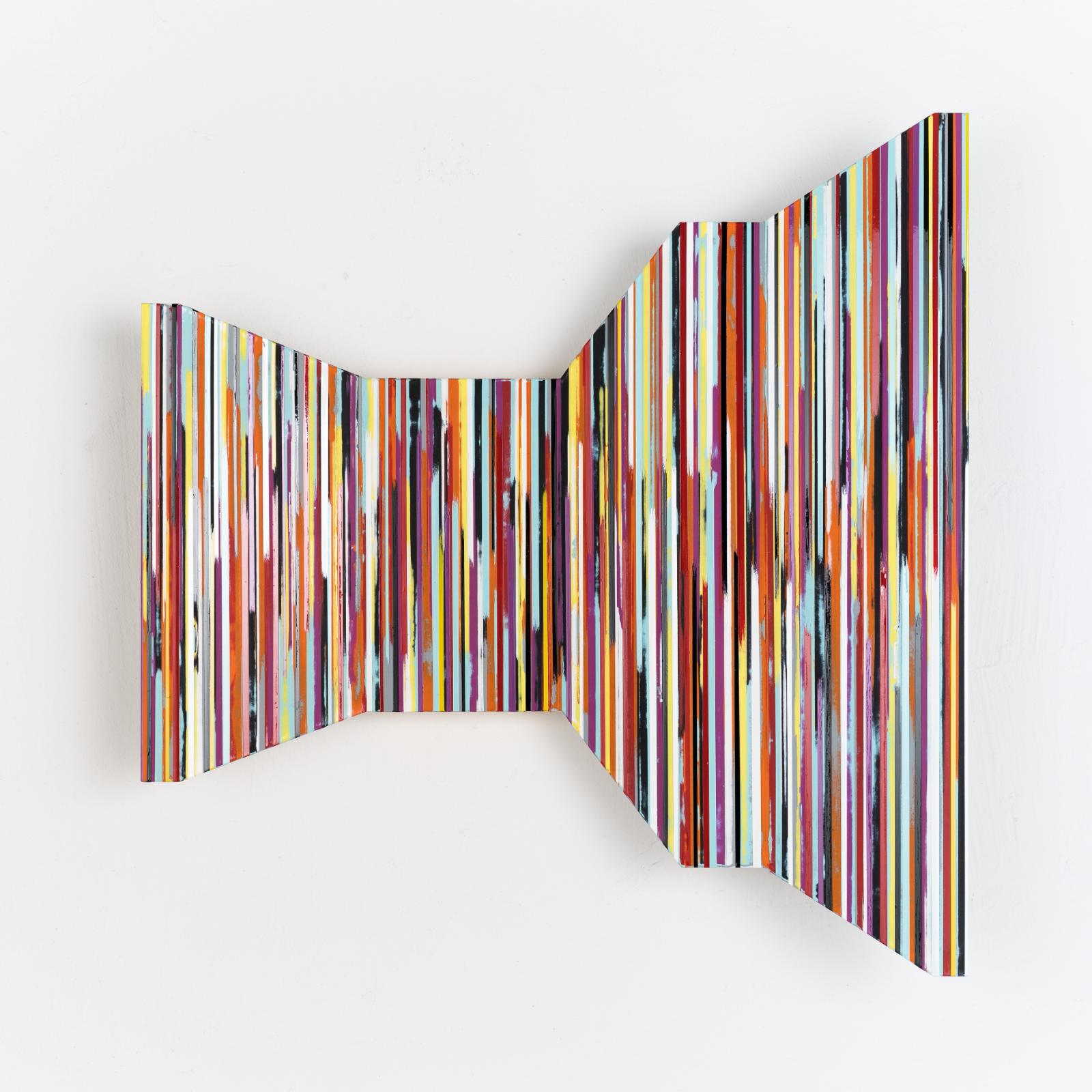 Stefan Schiek, WARFOLD #5, 2019,  Glanzlack auf gefaltetem Aluminium, 60 x 60 cm, Preis auf Anfrage