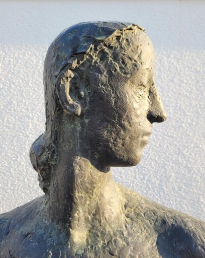 Fritz Nuss, Stehende, 1986 1987, Bronze, 212 cm x 74 cm x 45 cm, Ausschnitt 3, SüdWestGalerie