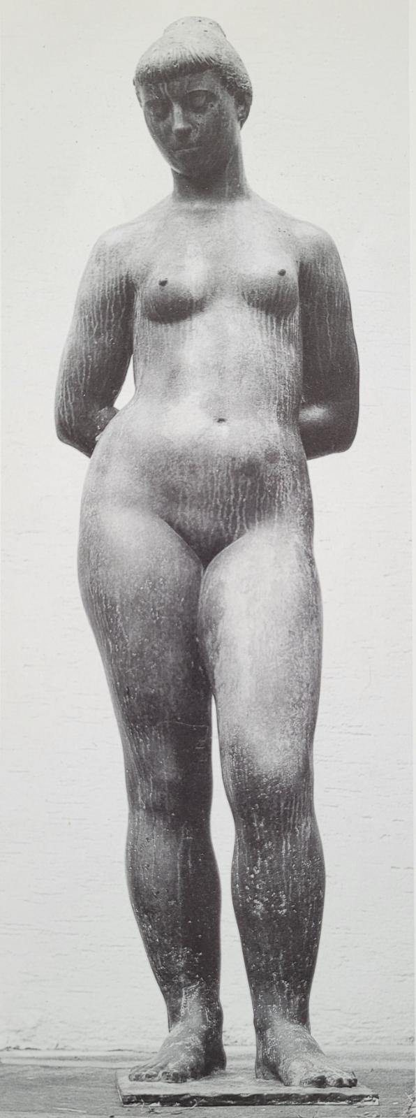 Fritz Nuss, Stehende II, 1948, Bronze, 181,5 cm x 54 cm x 55 cm, Preis auf Anfrage, SüdWestGalerie