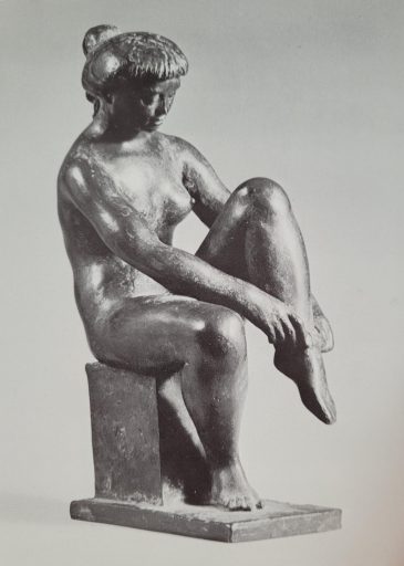 Fritz Nuss, Strumpfanziehende, 1943, Bronze, 26 cm x 11,2 cm x 15,3 cm, Preis auf Anfrage,  SüdWestGalerie