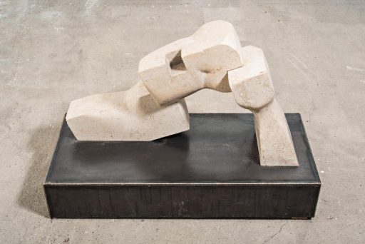 Christoph Traub, Büste, Ansicht 1, 2012, Jura 55 cm x 30 cm x 100 cm, Preis auf Anfrage, trc016kü, Galerie Cyprian Brenner