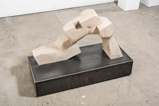 Christoph Traub, Büste, Ansicht 2, 2012, Jura, 55 x 30 x 100 cm, Preis auf Anfrage, trc016kü