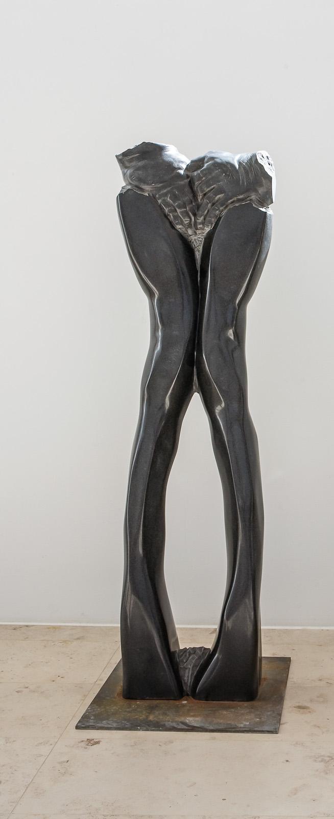 Christoph Traub, Zeuge 1, 2013, Granit, 50 x 20 x 178 cm, Preis auf Anfrage, SüdWestGalerie