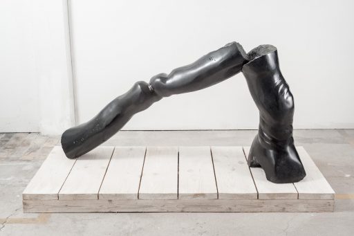 Christoph Traub, Schlepper, 2017, 2-teilig, Granit, 200 cm x 60 cm x 100 cm, Preis auf Anfrage, SüdWestGalerie