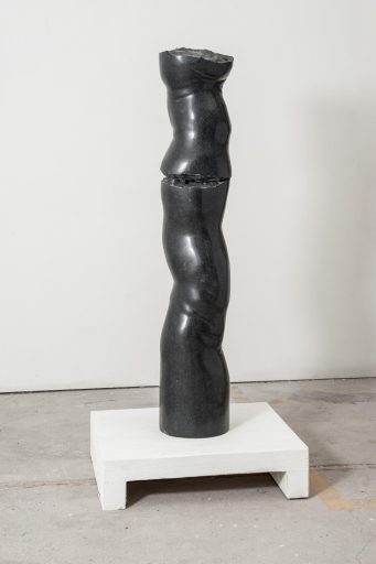 Christoph Traub, Bruch 2-teilig, Ansicht 2, 2017, Granit, 135 x 25 x 25 cm, Preis auf Anfrage, trc007kü