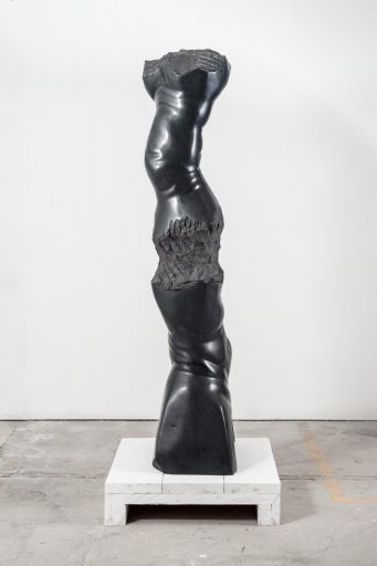 Christoph Traub, oben-unten, Ansicht 3, 2017, Granit, 200 x 45 x 55 cm, Preis auf Anfrage, trc006kü