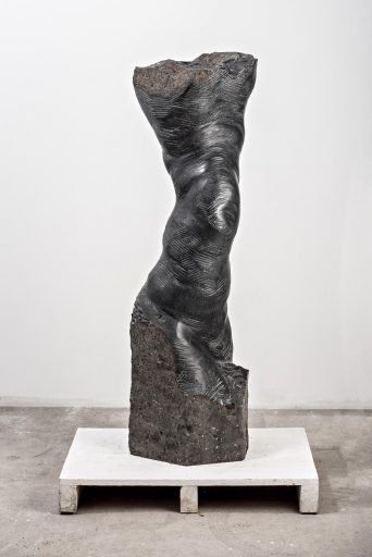 Christoph Traub, Körper, Ansicht 1, Basalt, 147 x 40 x 45 cm, Preis auf Anfrage, trc004kü