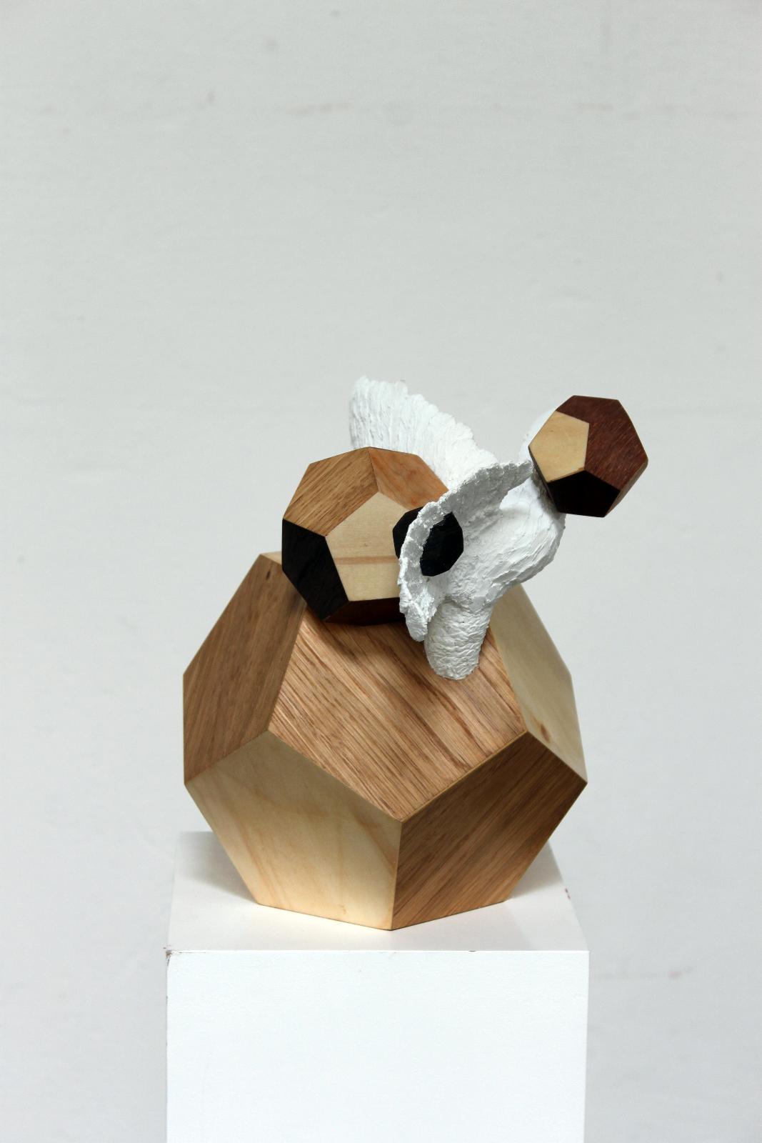 Gregor Gaida, Membran Nektarvogel, 2013 , Kunstharz, Holz, 20 cm x 32 cm x 30 cm, verkauft!, Galerie Cyprian Brenner