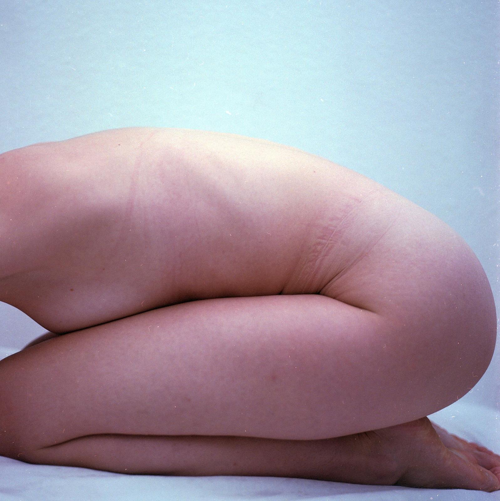 Laura Lacrampe, HAUT.2, 2020, analoge Farbfotografie (Handabzug, signiert), 48 cm x 48 cm, Preis auf Anfrage, SüdWestGalerie